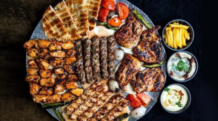 রেনেসাঁর বাহার রেস্তোরাঁয় ভূমধ্যসাগরীয় খাদ্য-জাদু