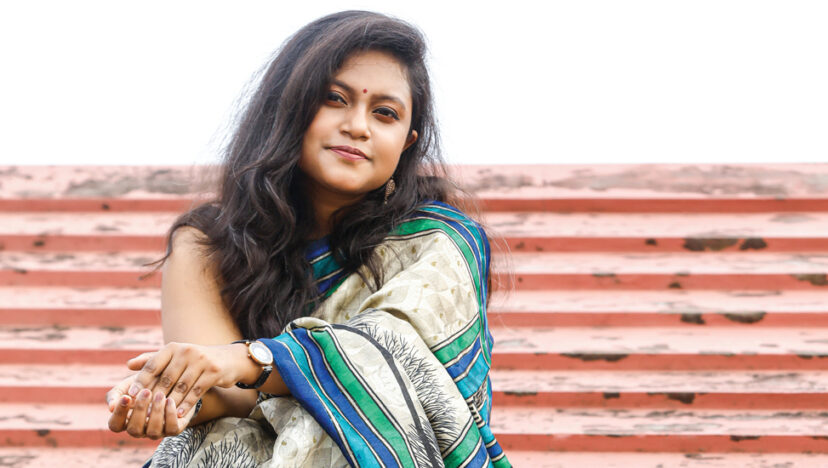 যাপনচিত্র I ‘লাগে উরাধুরা’