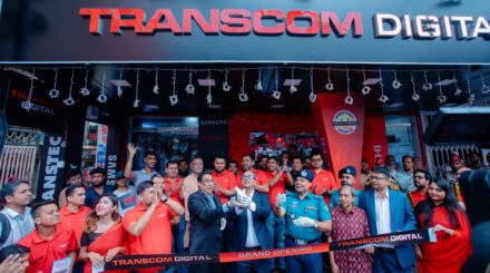 ট্রান্সকম ডিজিটালের নতুন শোরুম চট্টগ্রামের চকবাজারে