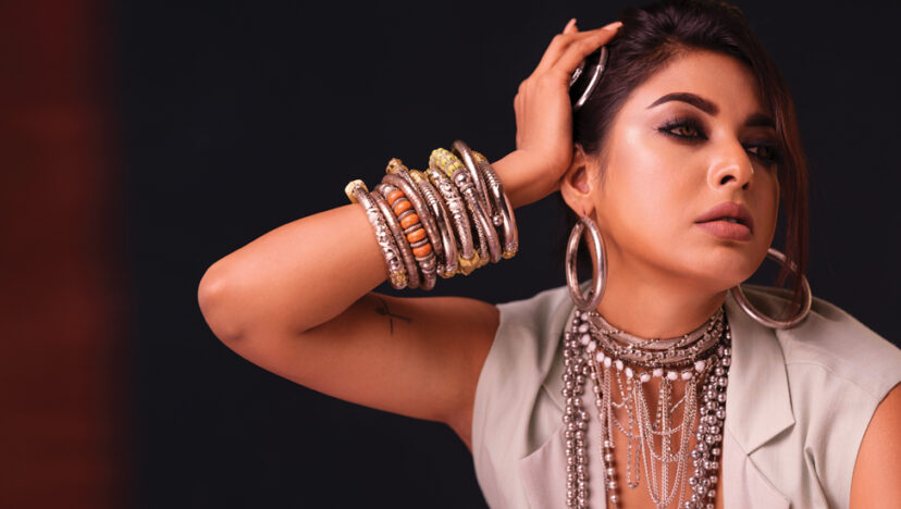 ফিচার I মেটাল X মেকআপ