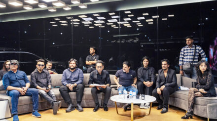 অর্থহীনের ‘সিক্রেট লিসেনিং পার্টি’