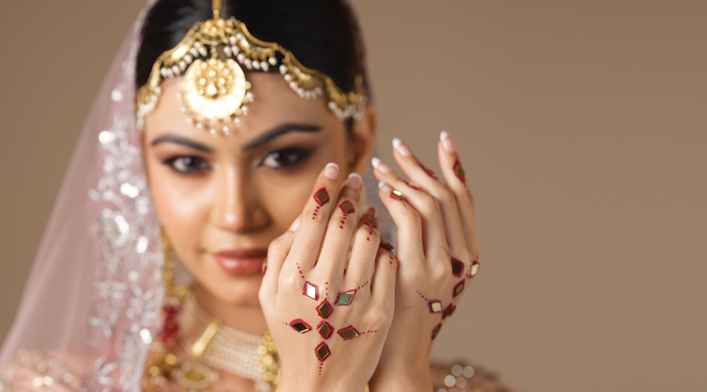 ফিচার I রাইনস্টোন রোমান্স