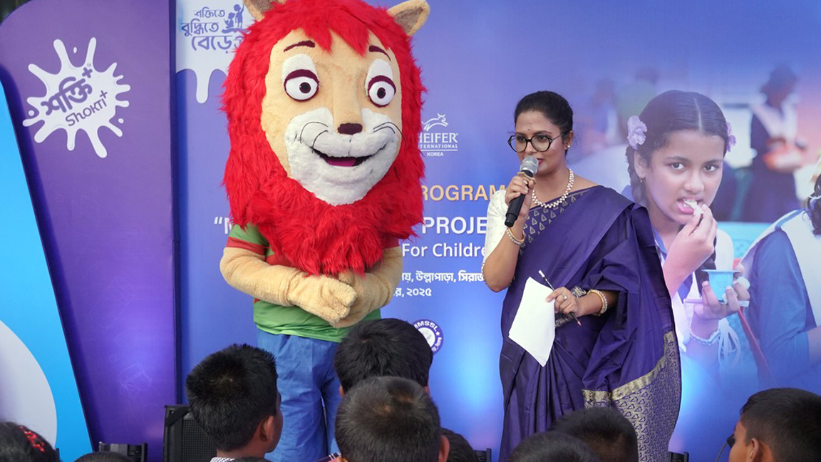 গ্রামীণ ডানোন ফুডসের ‘মিল্ক ফর স্কুল’ প্রোগ্রাম ২ সিরাজগঞ্জে