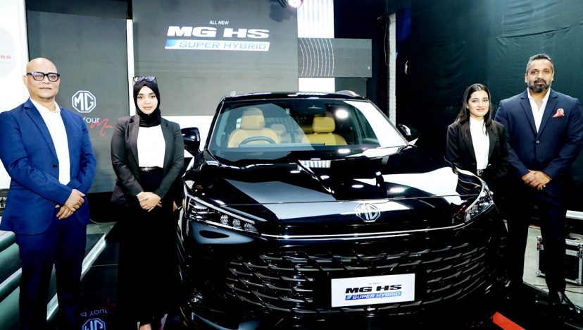 দেশে নতুন হাইব্রিড এসইউভি উন্মোচন এমজির